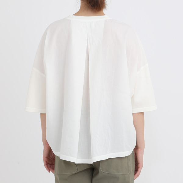 ホワイト(モデル身長:163cm) ホワイト(モデル身長:163cm)