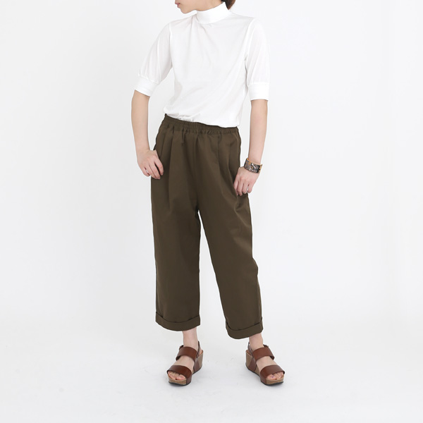OFF WHITE（モデル身長：163cm）