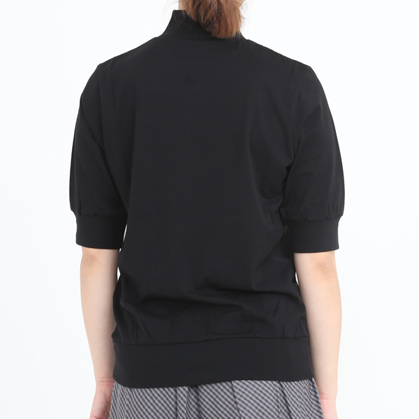 BLACK（モデル身長：163cm）