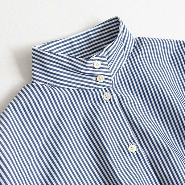 クラシカルなスタンドカラー(NAVY STRIPE)