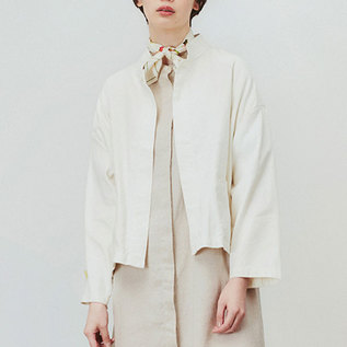 OFF WHITE(モデル身長:173cm) OFF WHITE(モデル身長:173cm)