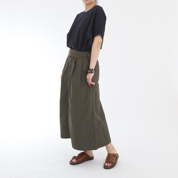 着用イメージ（BROWN）