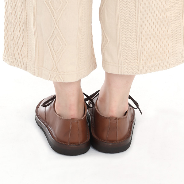 着用イメージ（BROWN）