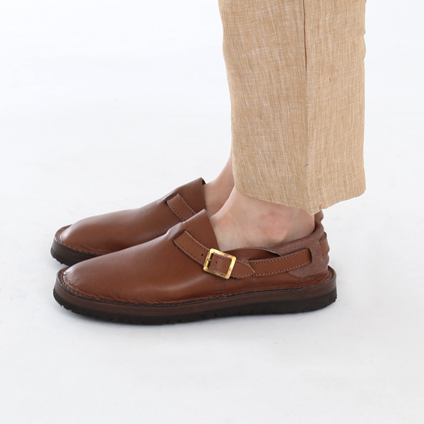 着用イメージ（BROWN）
