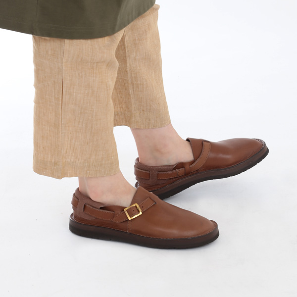 着用イメージ（BROWN）