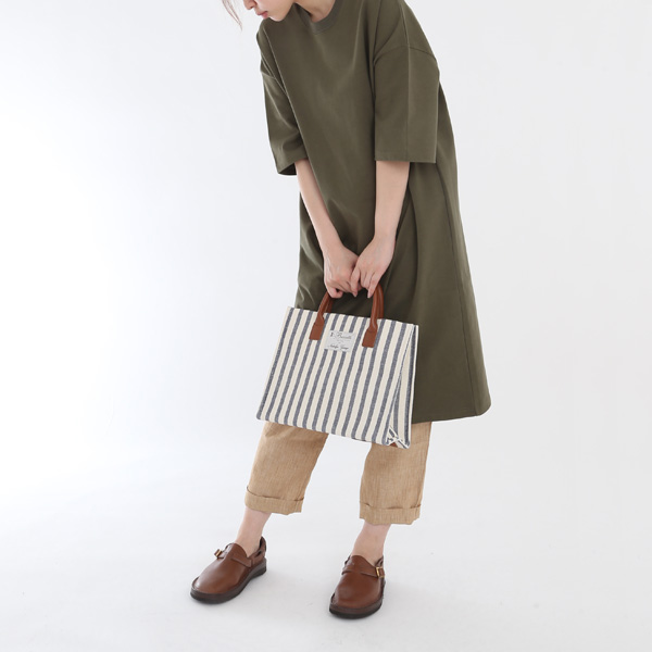 着用イメージ（BROWN）