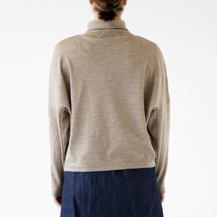 TOP BEIGE(モデル身長:162cm) TOP BEIGE(モデル身長:162cm)