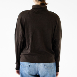 BROWN(モデル身長:162cm) BROWN(モデル身長:162cm)