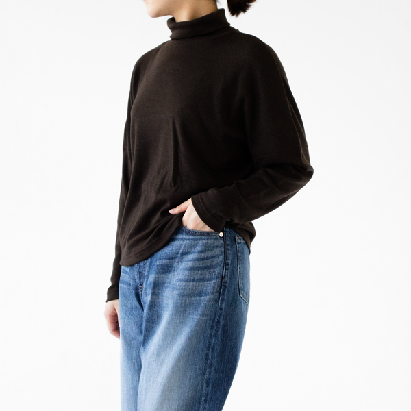 BROWN（モデル身長：162cm）