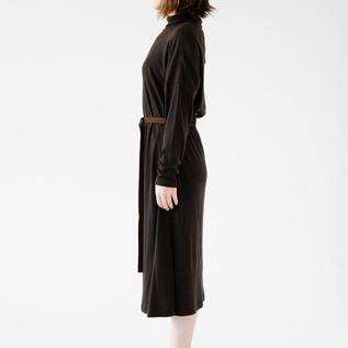 BROWN(モデル身長:162cm) BROWN(モデル身長:162cm)