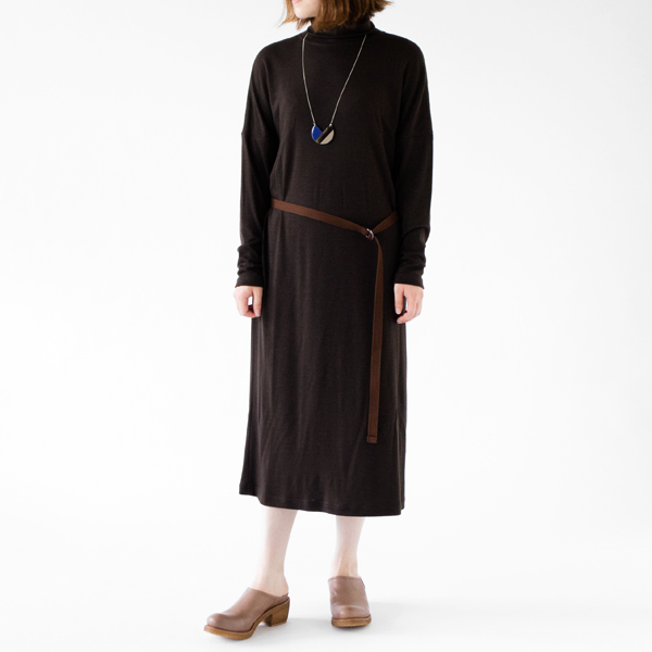 BROWN（モデル身長：162cm）